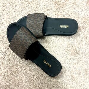 Michael Kors Classic Slides - Women’s 7